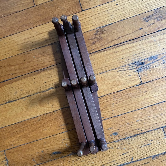 Vintage Wooden Hanger System - Picture 3 of 9